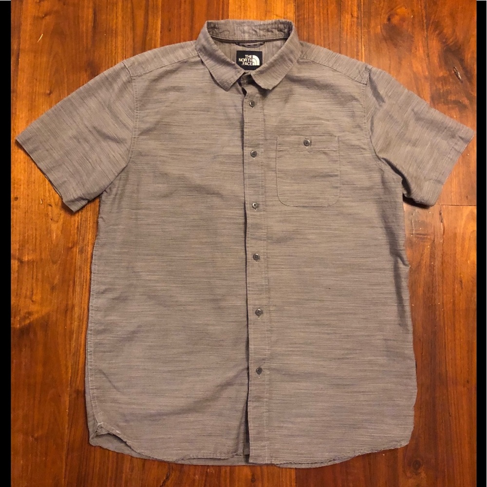 Men’s the North Face S/S button up Size Large